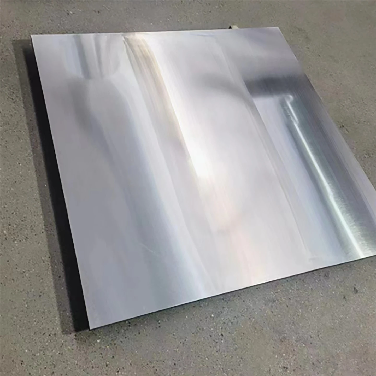 Titan komposittplate
